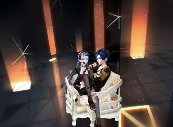情侣
